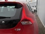Volvo V40 1.5 T3 152PK Geartronic R-Design | Navigatie | Adaptive Cruise | Camera | Trekhaak 1500 kg | Stoelverwarming voor & achter | KeyLess |