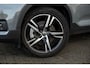 Volvo XC40 T5 Recharge R-Design | Panoramadak | Harman Kardon | Luxury Line | Driver Assist | 360 Camera | Trekhaak | Elektrische stoelen met geheugen | Stoelverwarming voor+ achter | Elektrische achterklep