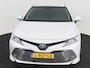 Toyota Camry 2.5 Hybrid Executive | Dodehoekdetectie | Stoelverwarming | Parkeersensoren voor+achter | Lederen bekleding | Navigatie | Climate control
