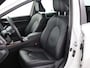 Toyota Camry 2.5 Hybrid Executive | Dodehoekdetectie | Stoelverwarming | Parkeersensoren voor+achter | Lederen bekleding | Navigatie | Climate control