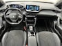 Peugeot e-2008 EV GT Pack 50 kWh | Schuifdak | Stoelverwarming | Keyless | Trekhaak afneembaar |