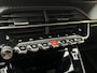 Peugeot e-2008 EV GT Pack 50 kWh | Schuifdak | Stoelverwarming | Keyless | Trekhaak afneembaar |