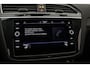 Volkswagen Tiguan R-Line Business+ 1.5 TSI 150pk DSG Automaat Trekhaak, Adaptive cruise control, Achteruitrijcamera, Navigatie, Elektrische achterklep, LED matrix koplampen