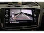 Volkswagen Tiguan R-Line Business+ 1.5 TSI 150pk DSG Automaat Trekhaak, Adaptive cruise control, Achteruitrijcamera, Navigatie, Elektrische achterklep, LED matrix koplampen