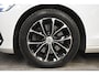 Volvo V60 B3 163PK Momentum Advantage | Park Assist | 17'' | Leder