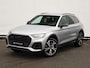Audi Q5 50 TFSI e S edition Competition | Carbon spiegels | Trekhaak | Dodehoekdetectie | Elektr. verstelbare voorstoelen |