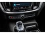 Volvo S60 2.0 Recharge T6 AWD Ultimate Dark | Trekhaak | Bowers & Wilkins | Head-Up Display | Panoramisch Schuif/-kanteldak | 360° Camera | Memory Seats | Adaptieve Cruise Control | BLIS | All-Season Banden |