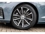 Volvo S60 2.0 Recharge T6 AWD Ultimate Dark | Trekhaak | Bowers & Wilkins | Head-Up Display | Panoramisch Schuif/-kanteldak | 360° Camera | Memory Seats | Adaptieve Cruise Control | BLIS | All-Season Banden |