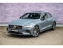 Volvo S60 2.0 Recharge T6 AWD Ultimate Dark | Trekhaak | Bowers & Wilkins | Head-Up Display | Panoramisch Schuif/-kanteldak | 360° Camera | Memory Seats | Adaptieve Cruise Control | BLIS | All-Season Banden |