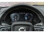 Volvo XC40 1.5 T2 R-Design | Navigatie | Adaptieve Cruise Control | Trekhaak | Dodehoedetectie | LED | Climate Control | Keyless | Park Assist | Zitverlenging