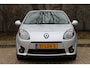 Renault Twingo 1.2-16V 75pk Dynamique AUT. | Automaat! | Radio | Elek. ramen | Stuurbekrachtiging | Centr. deurvergr. | Bumpers in kleur | Metallic lak |