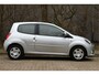 Renault Twingo 1.2-16V 75pk Dynamique AUT. | Automaat! | Radio | Elek. ramen | Stuurbekrachtiging | Centr. deurvergr. | Bumpers in kleur | Metallic lak |