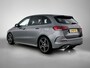 Mercedes-Benz B-klasse 180 Business Solution AMG AMG Line | Night Pakket | Achteruitrijcamera | Dodehoekassistent | Easy-Pack Achterklep | Inclusief 24 maanden MB Certified garantie voor Europa.