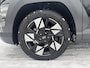 Hyundai Kona 1.6 GDI HEV Premium Sky | Stuurverwarming | Stoelverkoeling/verwarming | Schuif-kanteldak | 360* Camera | BOSE-Premium Sound | Lederen Bekleding | Elektrisch Verstelbare Geheugenstoelen |