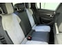 Peugeot e-208 EV GT Pack 50 kWh 136pk | Navigatie | Climate Control | Stoelverwarming | Camera | Getinte ramen achter | Cruise Control | Lichtmetalen Velgen