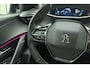 Peugeot e-208 EV GT Pack 50 kWh 136pk | Navigatie | Climate Control | Stoelverwarming | Camera | Getinte ramen achter | Cruise Control | Lichtmetalen Velgen