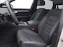 Volkswagen Touareg 3.0 TSi eHybrid 4MOTION R Edition 463PK Aut. Pano-Schuifdak, Nachtzicht Camera, Trekhaak,  Dynaudio, 21" LM Velgen, Puglia Leder, Keyless, Alarm, Stoel-Stuurverwarming, Matrix-LED Verlichting