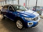 Volkswagen T-Roc 1.0 TSI Style | Trekhaak | 1e Eigenaar | Origineel NL | Virtual Cockpit | LED Koplampen | Cruise Control Adaptief | Navigatie | Apple Carplay | Android Auto | Elektrische Kofferklep | Lichtmetalen Velgen | Two-Tone Metallic | Dakrails |