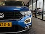 Volkswagen T-Roc 1.0 TSI Style | Trekhaak | 1e Eigenaar | Origineel NL | Virtual Cockpit | LED Koplampen | Cruise Control Adaptief | Navigatie | Apple Carplay | Android Auto | Elektrische Kofferklep | Lichtmetalen Velgen | Two-Tone Metallic | Dakrails |