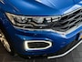 Volkswagen T-Roc 1.0 TSI Style | Trekhaak | 1e Eigenaar | Origineel NL | Virtual Cockpit | LED Koplampen | Cruise Control Adaptief | Navigatie | Apple Carplay | Android Auto | Elektrische Kofferklep | Lichtmetalen Velgen | Two-Tone Metallic | Dakrails |