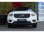 Volvo XC40 2.0 T4 AWD R-Design | Trekhaak | Stuur- en stoelverwarming | BLIS | Memory Seat | Adaptieve Cruise met Stuurhulp | Lava Orange interieur