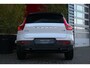 Volvo XC40 2.0 T4 AWD R-Design | Trekhaak | Stuur- en stoelverwarming | BLIS | Memory Seat | Adaptieve Cruise met Stuurhulp | Lava Orange interieur