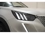 Peugeot e-2008 50 kWh GT 3-Fase [ Panorama Leder Navi Stoelverwarming ]