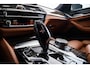 BMW 5-Serie Touring 530e Luxury Line - Trekhaak - Comforstoelen - Getinte Ruiten - High Beam Assistant - Hifi - Elektrisch verwarmde voorstoelen -