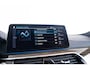 BMW 5-Serie Touring 530e Luxury Line - Trekhaak - Comforstoelen - Getinte Ruiten - High Beam Assistant - Hifi - Elektrisch verwarmde voorstoelen -