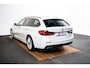 BMW 5-Serie Touring 530e Luxury Line - Trekhaak - Comforstoelen - Getinte Ruiten - High Beam Assistant - Hifi - Elektrisch verwarmde voorstoelen -