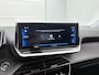 Peugeot 2008 SUV Allure 130pk | Navigatie | Achteruitrijcamera | 3D Cockpit | Climate Control | Cruise Control | Parkeersensoren | Keyless start | Bluetooth | Apple CarPlay / Android Auto | DAB+ radio | Elektrisch inklapbare spiegels | Donker getint glas | Trekhaak | 17" lichtmetalen velgen |