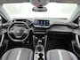 Peugeot 2008 SUV Allure 130pk | Navigatie | Achteruitrijcamera | 3D Cockpit | Climate Control | Cruise Control | Parkeersensoren | Keyless start | Bluetooth | Apple CarPlay / Android Auto | DAB+ radio | Elektrisch inklapbare spiegels | Donker getint glas | Trekhaak | 17" lichtmetalen velgen |