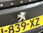 Peugeot 2008 SUV Allure 130pk | Navigatie | Achteruitrijcamera | 3D Cockpit | Climate Control | Cruise Control | Parkeersensoren | Keyless start | Bluetooth | Apple CarPlay / Android Auto | DAB+ radio | Elektrisch inklapbare spiegels | Donker getint glas | Trekhaak | 17" lichtmetalen velgen |