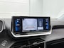 Peugeot 2008 SUV Allure 130pk | Navigatie | Achteruitrijcamera | 3D Cockpit | Climate Control | Cruise Control | Parkeersensoren | Keyless start | Bluetooth | Apple CarPlay / Android Auto | DAB+ radio | Elektrisch inklapbare spiegels | Donker getint glas | Trekhaak | 17" lichtmetalen velgen |