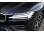 Volvo V60 2.0 B3 Core | Adaptive Cruise | BLIS | Stoelverwarming V/A | Stuurwielverwarming | Google Maps Navi | 17 inch
