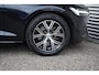Volvo V60 2.0 B3 Core | Adaptive Cruise | BLIS | Stoelverwarming V/A | Stuurwielverwarming | Google Maps Navi | 17 inch