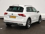 Volkswagen Tiguan 1.4 TSI eHybrid R-Line 245 PK DSG | Navigatie | Adaptieve cruise control | Digitale cockpit | Stoel en stuurverwarming | Electrische achterklep | Side assist | Led plus | Camera | Electrische trekhaak