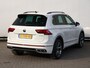 Volkswagen Tiguan 1.4 TSI eHybrid R-Line 245 PK DSG | Navigatie | Adaptieve cruise control | Digitale cockpit | Stoel en stuurverwarming | Electrische achterklep | Side assist | Led plus | Camera | Electrische trekhaak