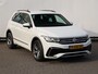Volkswagen Tiguan 1.4 TSI eHybrid R-Line 245 PK DSG | Navigatie | Adaptieve cruise control | Digitale cockpit | Stoel en stuurverwarming | Electrische achterklep | Side assist | Led plus | Camera | Electrische trekhaak