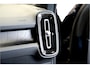 Volvo XC40 Volvo XC40 1.5 T5 Plug-in Hybrid 193kW/262pk DCT7 Ultimate Bright PANORAMADAK + HARMAN/KARDON + ADAPT.CRUISE + PILOT ASSIST + NAVI SENSUS + BLIS + LANE ASSIST + EL.STOELEN + STOEL-&STUURVERWARMING + 360 CAMERA + KEYLESS + PARKSENSOREN V&A + 19” LM-VELGEN!