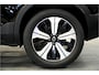 Volvo XC40 Volvo XC40 1.5 T5 Plug-in Hybrid 193kW/262pk DCT7 Ultimate Bright PANORAMADAK + HARMAN/KARDON + ADAPT.CRUISE + PILOT ASSIST + NAVI SENSUS + BLIS + LANE ASSIST + EL.STOELEN + STOEL-&STUURVERWARMING + 360 CAMERA + KEYLESS + PARKSENSOREN V&A + 19” LM-VELGEN!