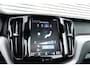 Volvo XC60 2.0 T8 Plug-in hybrid AWD R-Design | Pano | Luchtvering | Massage | ACC | Trekhaak | Ventilatie | H&K | Memory |