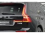 Volvo XC60 2.0 T8 Plug-in hybrid AWD R-Design | Pano | Luchtvering | Massage | ACC | Trekhaak | Ventilatie | H&K | Memory |