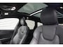 Volvo XC60 2.0 T8 Plug-in hybrid AWD R-Design | Pano | Luchtvering | Massage | ACC | Trekhaak | Ventilatie | H&K | Memory |