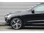 Volvo XC60 2.0 T8 Plug-in hybrid AWD R-Design | Pano | Luchtvering | Massage | ACC | Trekhaak | Ventilatie | H&K | Memory |