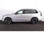 Volvo XC90 T8 Recharge AWD Ultra Dark - Panorama/schuifdak - IntelliSafe Assist & Surround - 360º Camera - Harman/Kardon audio - Adaptieve LED koplampen - Verwarmde voorstoelen, stuur & achterbank - Parkeersensoren voor & achter - Elektr. bedienb. voorstoelen met geheugen - Head up display - Draadloze tel. lader - Extra getint glas - Elektr. inklapbare trekhaak - 21' LMV