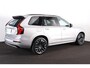 Volvo XC90 T8 Recharge AWD Ultra Dark - Panorama/schuifdak - IntelliSafe Assist & Surround - 360º Camera - Harman/Kardon audio - Adaptieve LED koplampen - Verwarmde voorstoelen, stuur & achterbank - Parkeersensoren voor & achter - Elektr. bedienb. voorstoelen met geheugen - Head up display - Draadloze tel. lader - Extra getint glas - Elektr. inklapbare trekhaak - 21' LMV