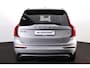 Volvo XC90 T8 Recharge AWD Ultra Dark - Panorama/schuifdak - IntelliSafe Assist & Surround - 360º Camera - Harman/Kardon audio - Adaptieve LED koplampen - Verwarmde voorstoelen, stuur & achterbank - Parkeersensoren voor & achter - Elektr. bedienb. voorstoelen met geheugen - Head up display - Draadloze tel. lader - Extra getint glas - Elektr. inklapbare trekhaak - 21' LMV