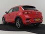 Volkswagen T-Roc 1.5 TSI Sport Business R 150pk DSG/AUTO | Dodehoekdetectie | Panorama dak | Camera achter | Elektri klep | Parkeersensoren v+a | R-Line exterieur  | Adaptief cruise control | 18"LMV