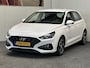 Hyundai i30 1.0 T-GDi MHEV COMFORT AUTOMAAT ACHTERUIT RIJ CAMERA APPLE CARPLAY NAVIGATIE LM 16 INCH CLIMA SCHAKELFLIPPERS  STUURBEDIENING, STOELVERWARMING ZEER MOOI !!